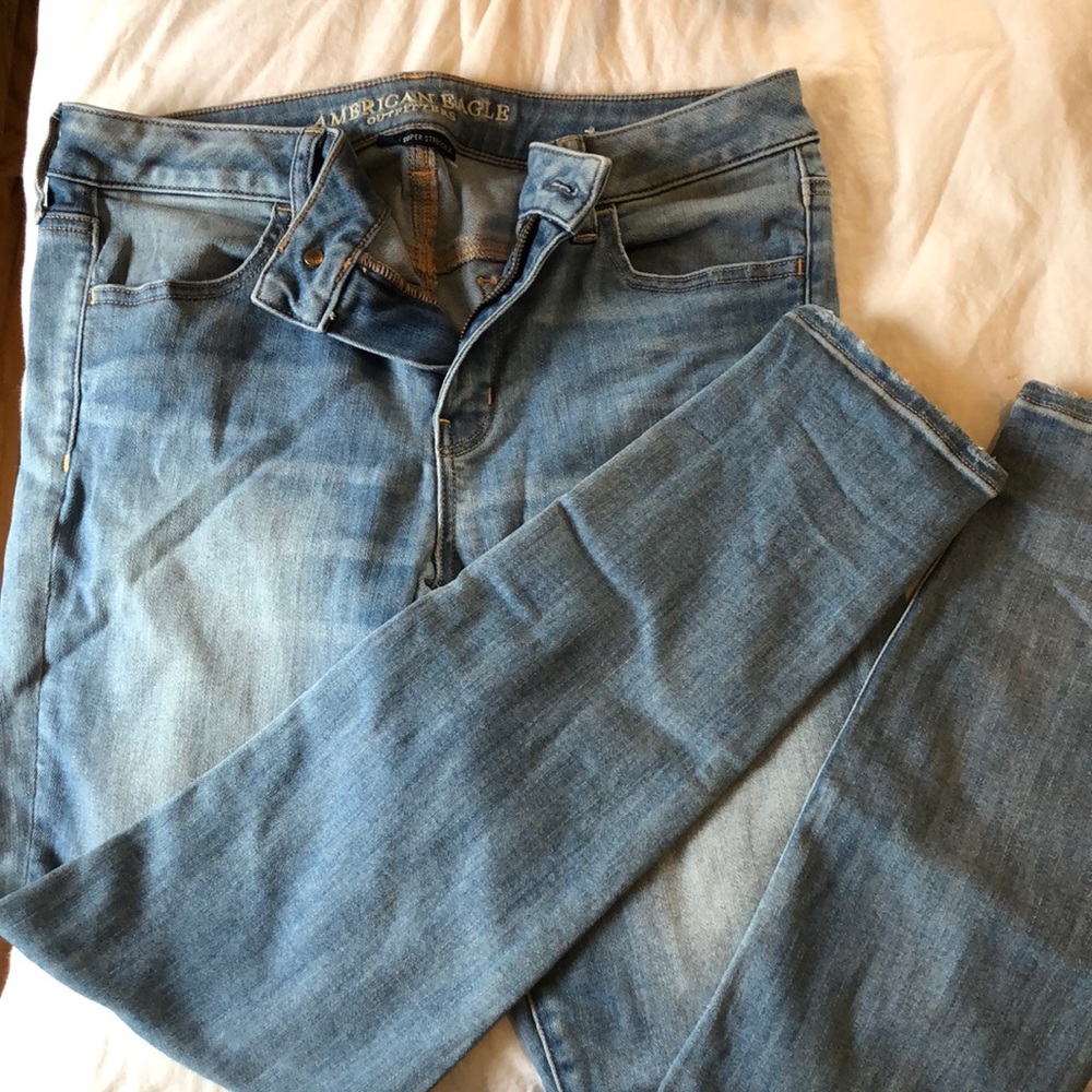 Light wash super super stretch American eagle jean